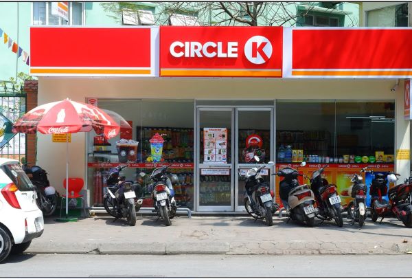 Bảng hiệu cửa hàng tiện lợi Circle K
