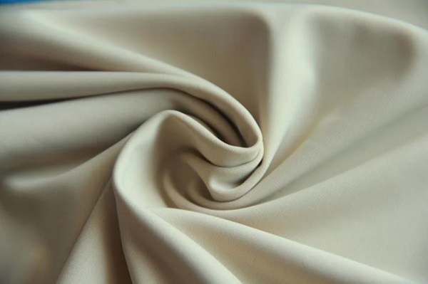 Vải Lycra được chế tạo từ sợi Cotton và Poly kết hợp với sợi Spandex