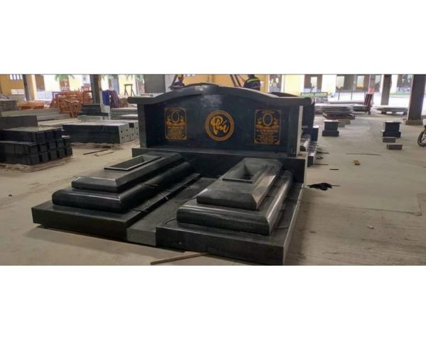 Mộ đá đôi được làm từ nguyên liệu đá hoa cương