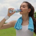Người bị sỏi thận có nên uống nước khoáng không