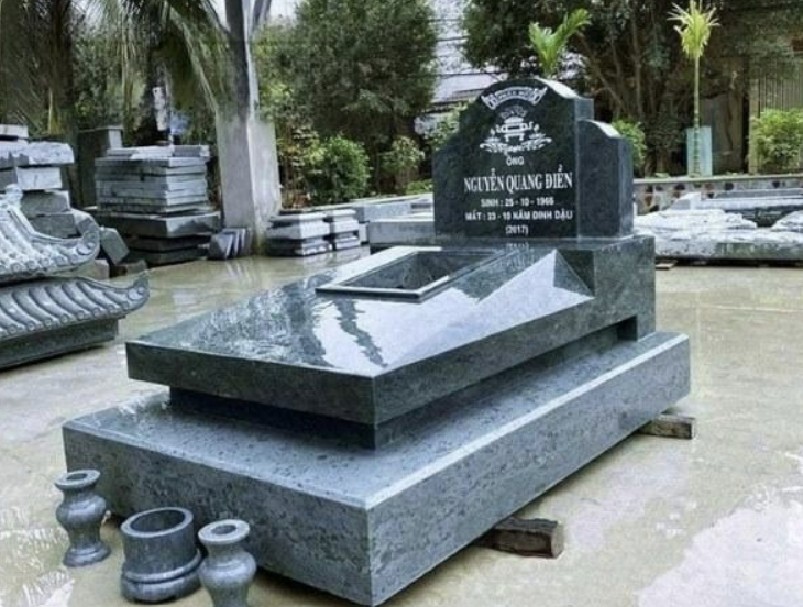 Mộ đá nguyên khối giúp tăng tính chắc chắn, không bị nứt vỡ theo thời gian.