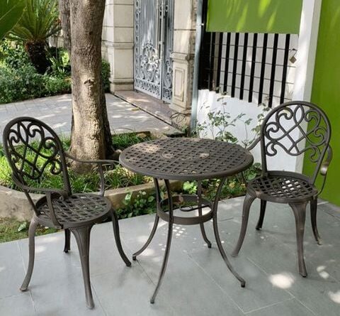 Cách bố trí bàn ghế ngoài trời hiệu quả