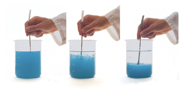 Flocculant giúp làm trong nước loại bỏ cặn bẩn lơ lửng trên bề mặt.