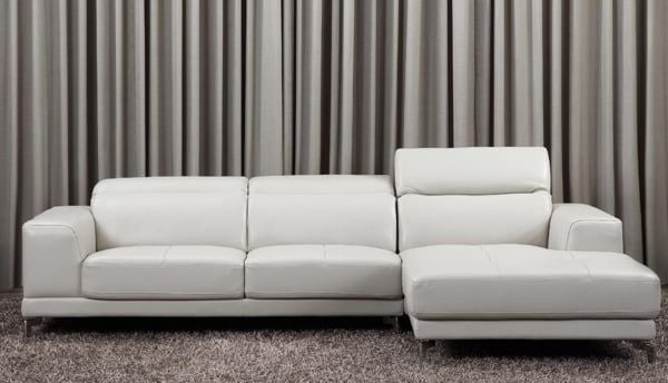 Ưu điểm của sofa da màu trắng