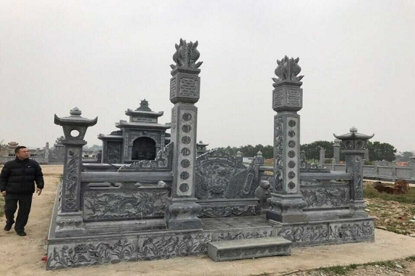 Lăng mộ đặt ở vị trí đẹp