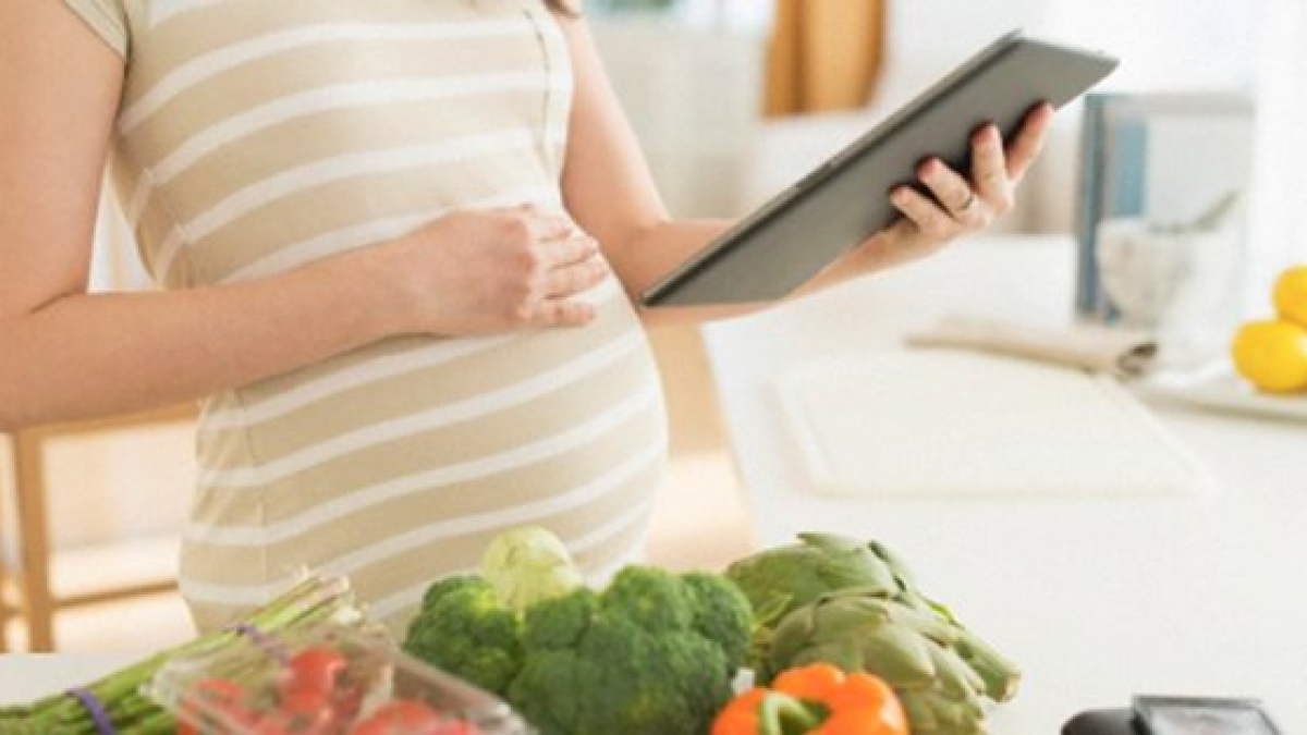 Dinh dưỡng hợp lý giúp săn sóc thai kỳ an toàn