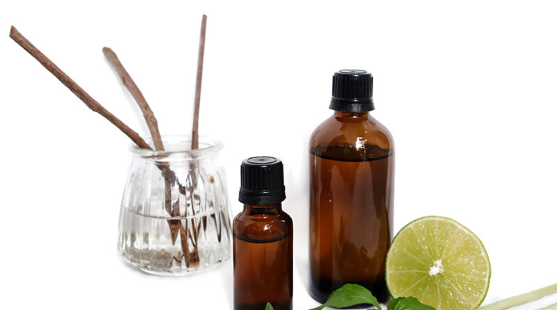 Tinh dầu sả giúp thanh lọc không khí, loại bỏ mùi hôi, mang lại không gian sống trong lành