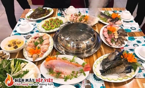 Nồi lẩu hơi là kiểu nồi dùng hơi nước/khói nóng để nấu chín thực phẩm thay vì đun trực tiếp trong một bát nước dùng sền sệt.