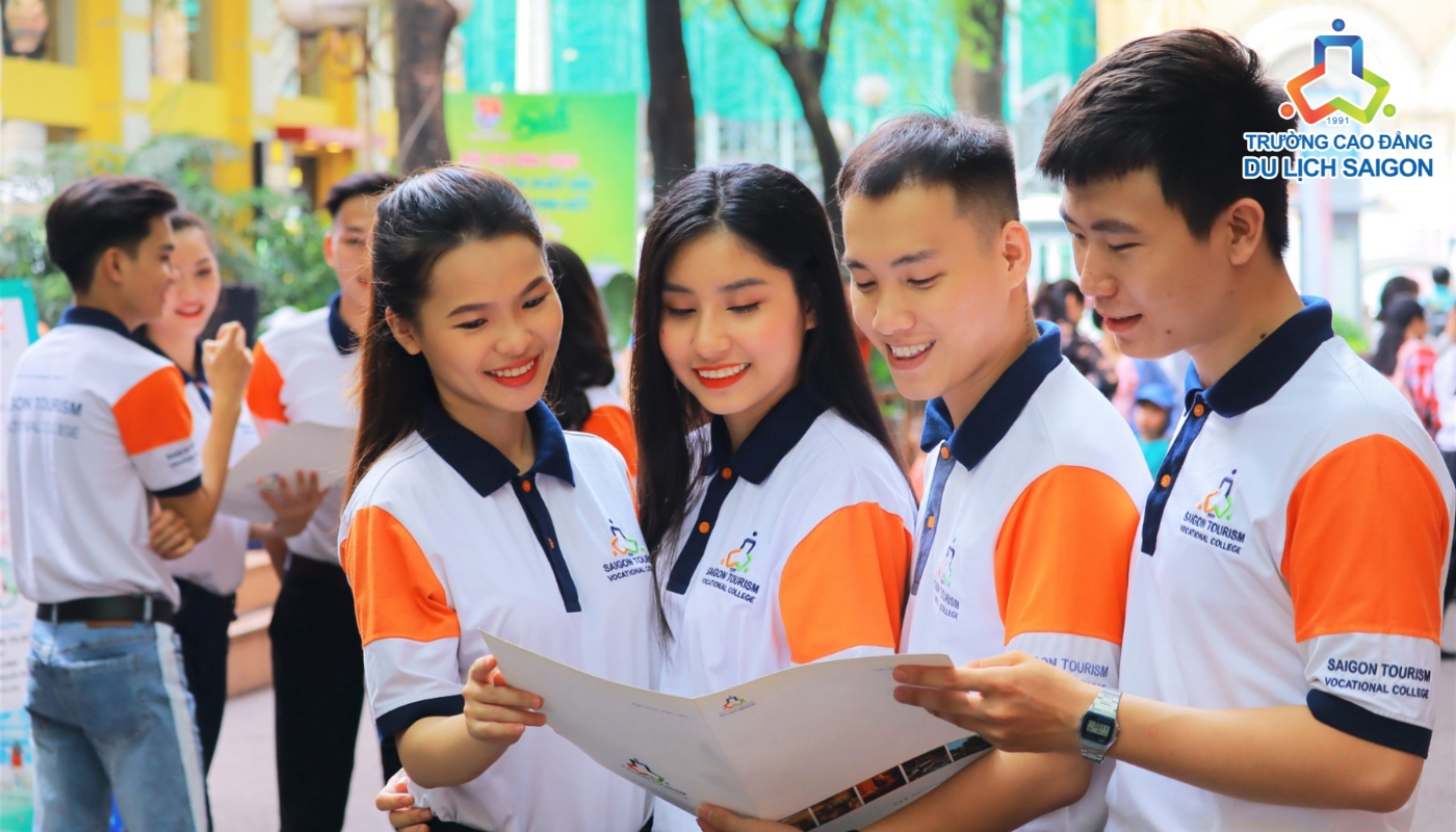 Ngành quản trị khách sạn nên học trường nào?