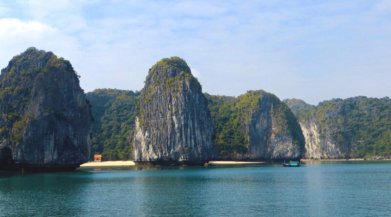 Khám phá vịnh Lan Hạ